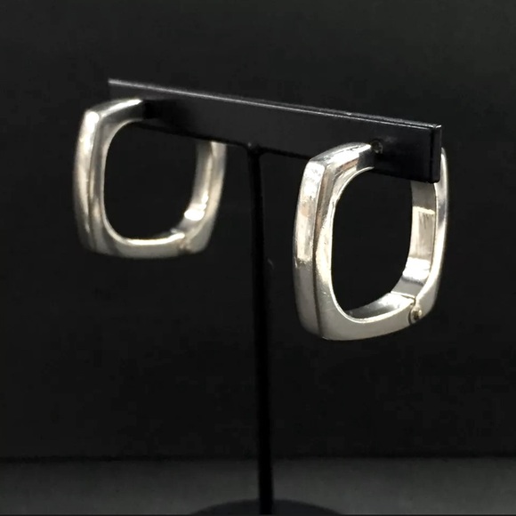 Gucci Sterling Silver Square Hoop Pierced Earrings - Picture 4 of 6